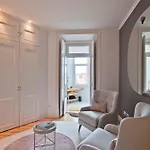 Apartment Stylish Estrela By Lovelystay